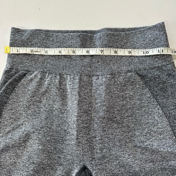 5 pair of gymshark leggings size small - Picture 14 of 16